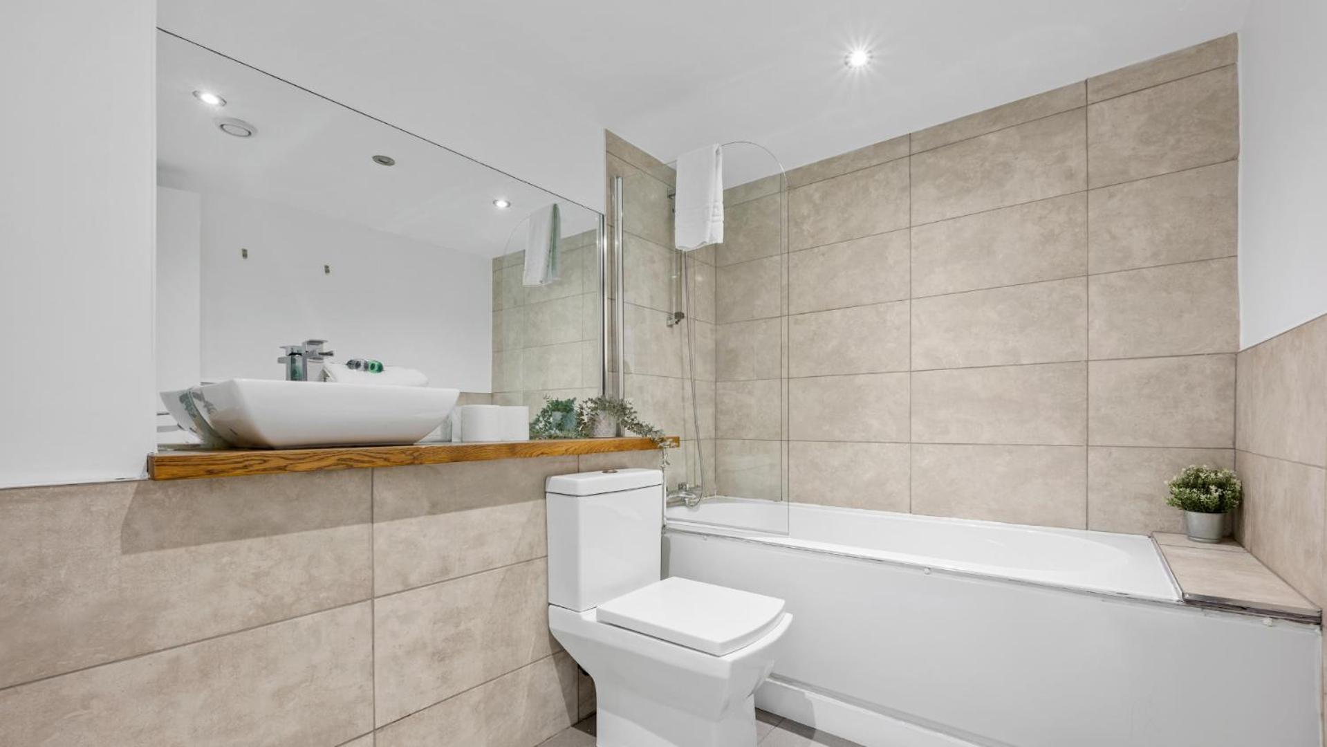 Host & - The Cavern Quarter Loft Apartment